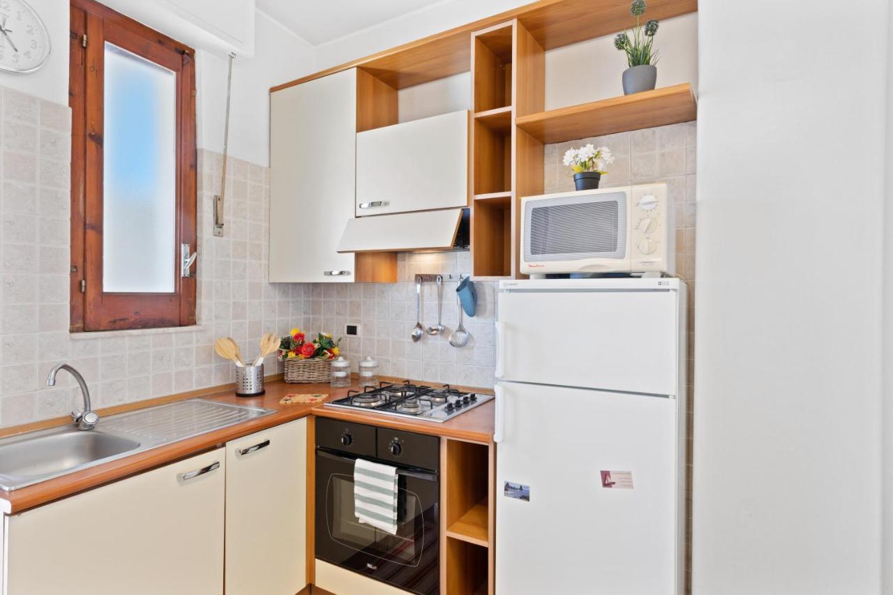 Aci Castello Seaview Apartment With Parking Bagian luar foto