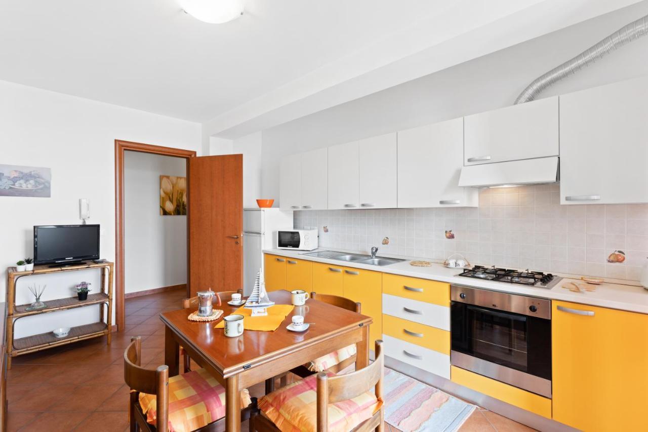 Aci Castello Seaview Apartment With Parking Bagian luar foto
